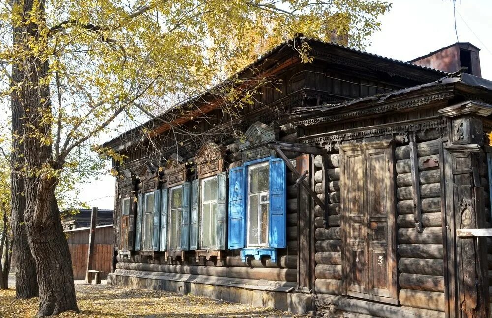 Дом по улице иркутская. Деревянное зодчество иркутска. усадьба в.п.сукачева иркутск деревянное зодчество. старый деревянный дом иркутска. иркутск кожова деревянная архитектура.