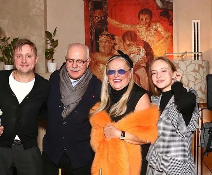 петр михалков внук никиты михалкова. семья михалкова никиты сергеевича. семья михалкова никиты сергеевича. дочери михалкова никиты. артем михалков.