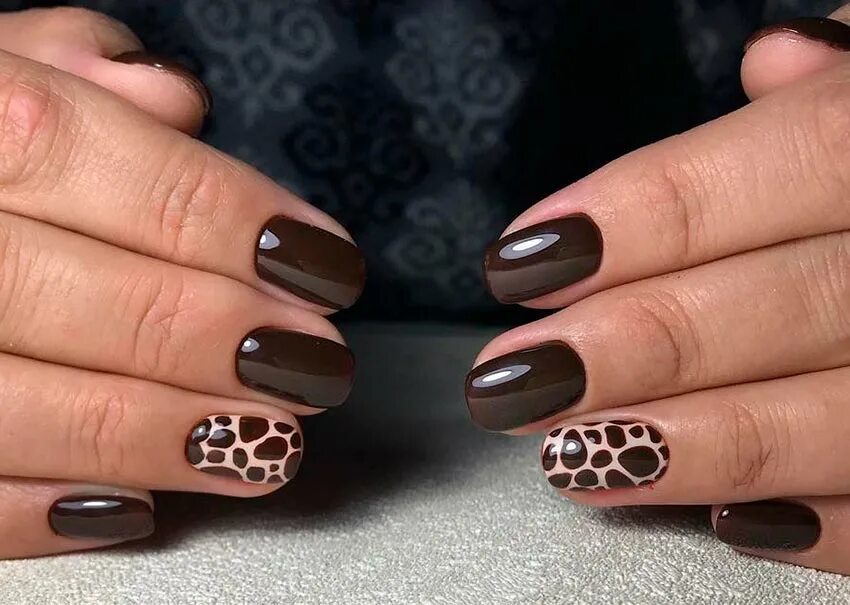 Маникюр в коричневом тоне. Маникюр в коричневом тоне. Маникюр шоколадного цвета. Коричневый маникюр. Ногти в коричнево бежевых тонах.