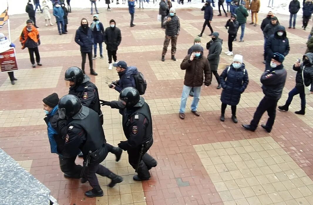 Митинг ростов сегодня. Митинг. Митинг в Ростове. Митинги в Ростове на Дону. Задержание на митинге Ростов на Дону.