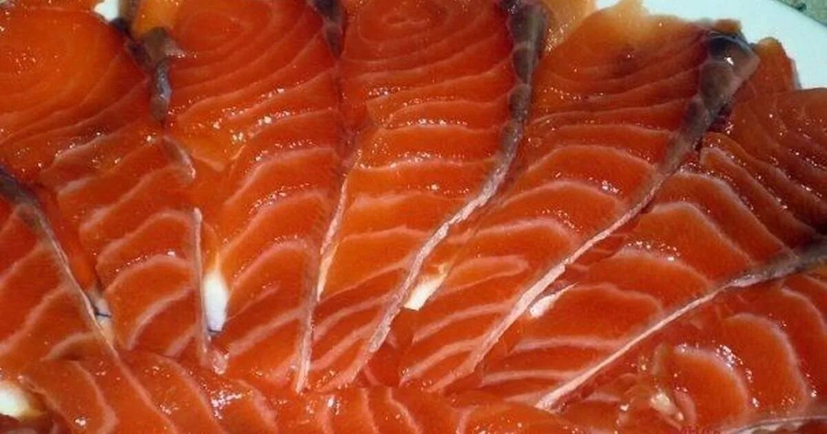 рыбный из горбуши. уха из горбуши. стейк из горбуши. уха с горбушей. рыба готовая.