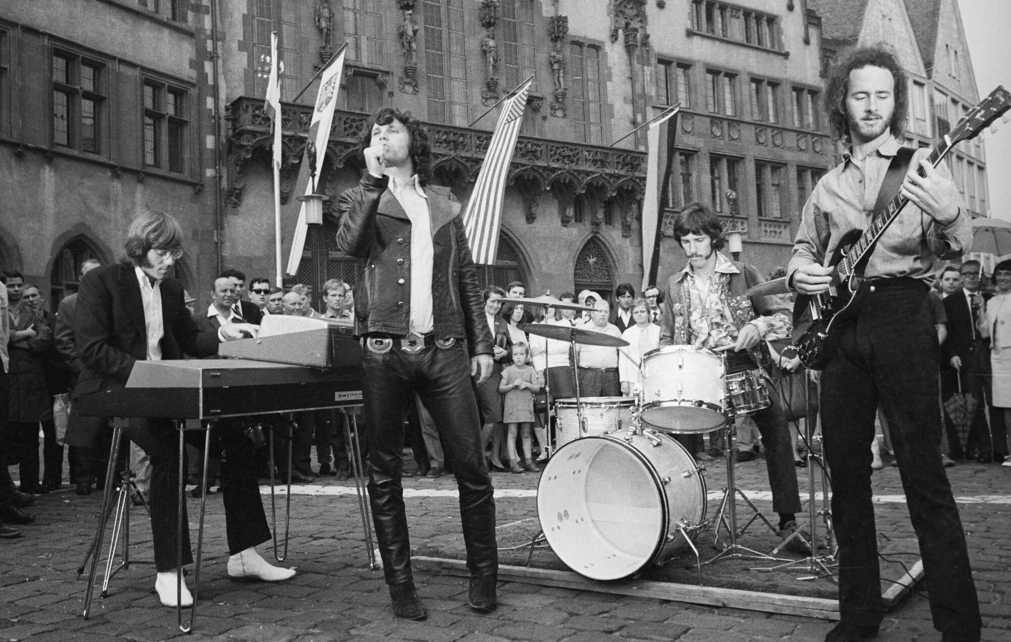 Мелодия 50 лет. Группа the Doors. The Doors 1967. Джим Моррисон 1970. The Doors фото группы.