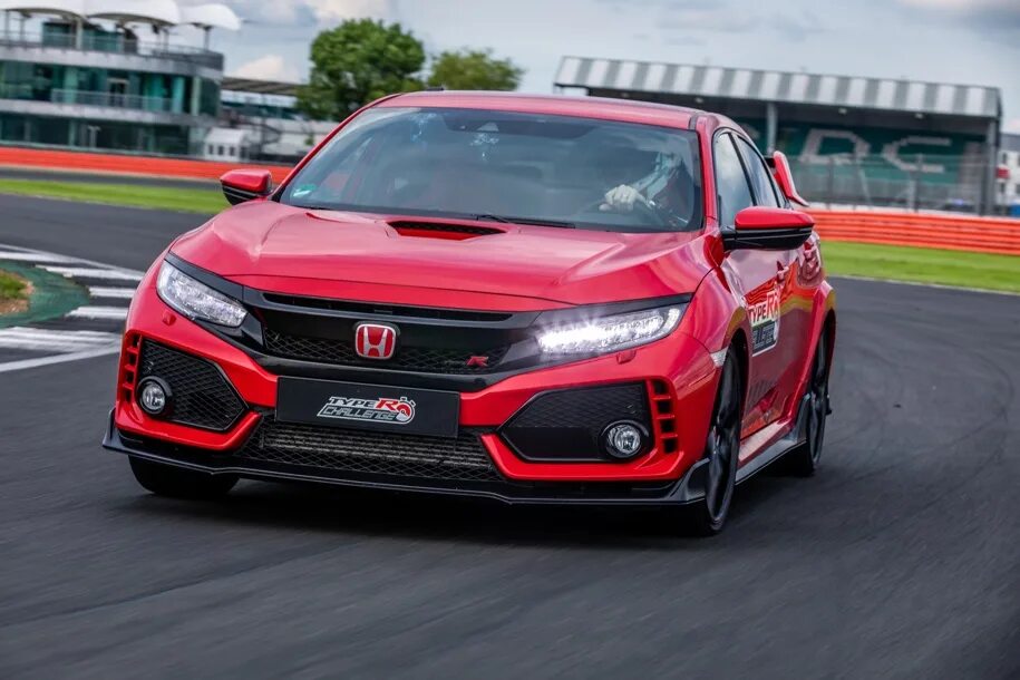 New type r. Honda Civic Type r fk8. Honda Civic Type r BTCC 2017. Honda Civic Type r BTCC 2022. Хонда туре r.