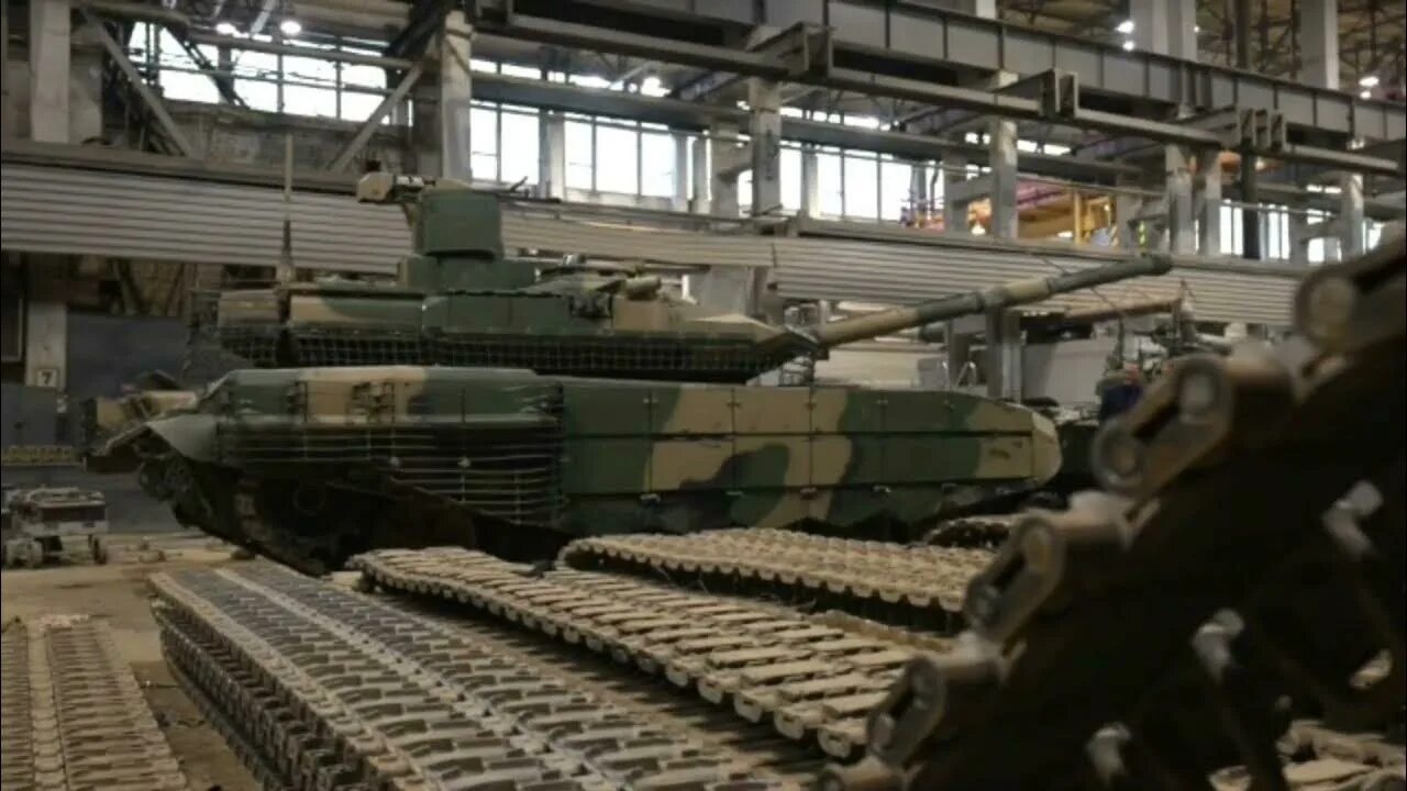 Уралвагонзавод нижний тагил танки. Завод в нижнем тагиле уралвагонзавод. Увз танки. Танковый завод в нижнем тагиле. Танк у увз нижнего тагила.