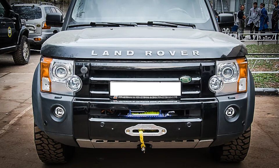 Дискавери бампер. Land rover discovery лебедка. ленд ровер дискавери 4 лебедкой. лебедка для ленд ровер дискавери 3. силовой бампер discovery 3.