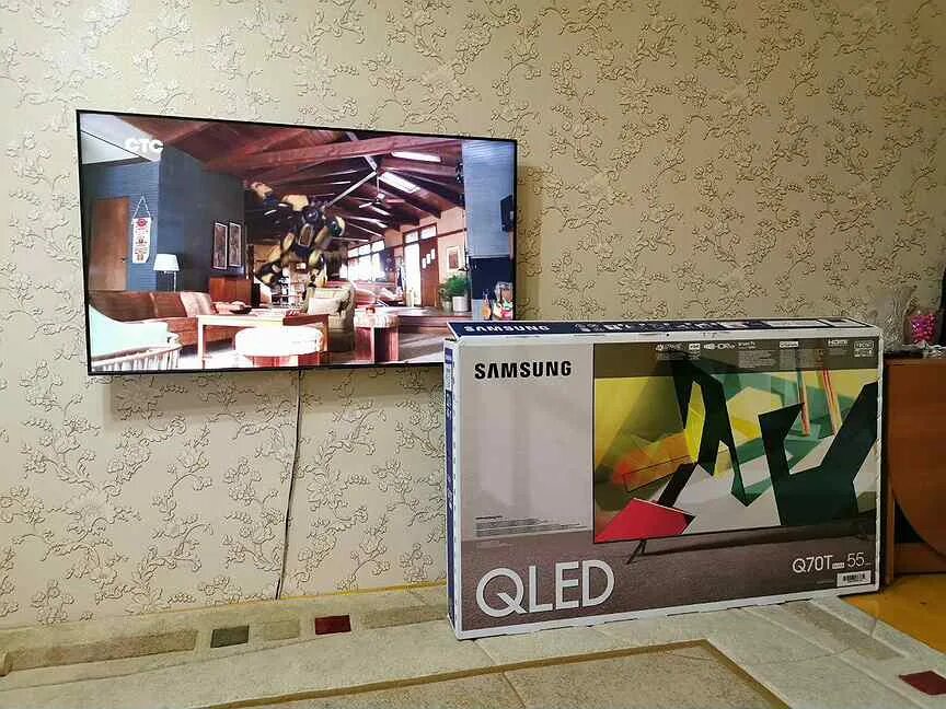 Куплю смарт телевизор на авито. Samsung q70t 55. Телевизор самсунг 120 Герц. Samsung QLED q77t. Самсунг qe55q70tauxru.