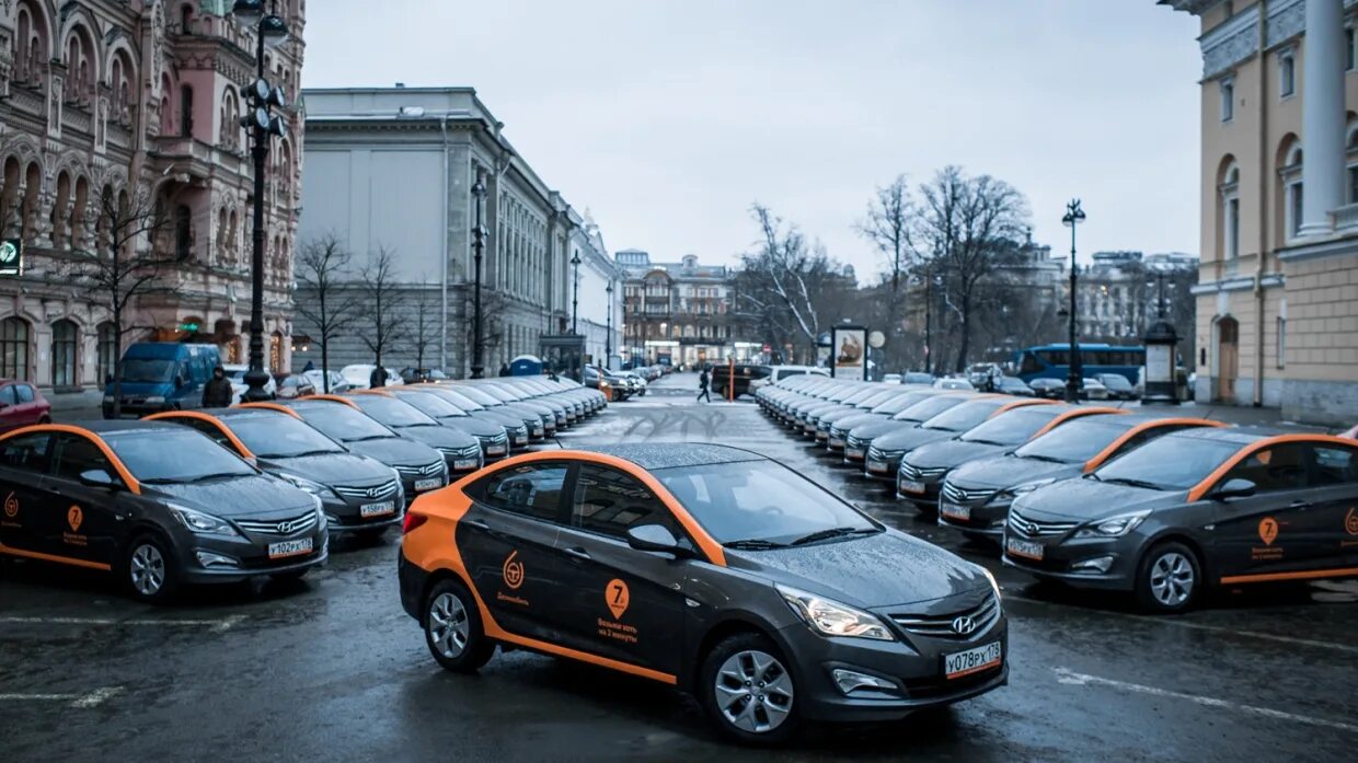 Машины точка ру. Делимобиль каршеринг в Москве. Делимобиль автопарк 2023. Делимобиль Питер. Каршеринг СПБ машины.