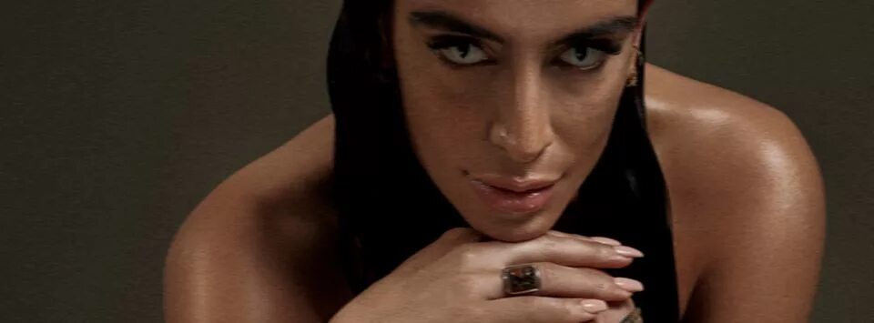 Севдализа алиби. Севдализа обложка. Sevdaliza "ison". Sevdaliza shahmaran. Севдализа певица фото.