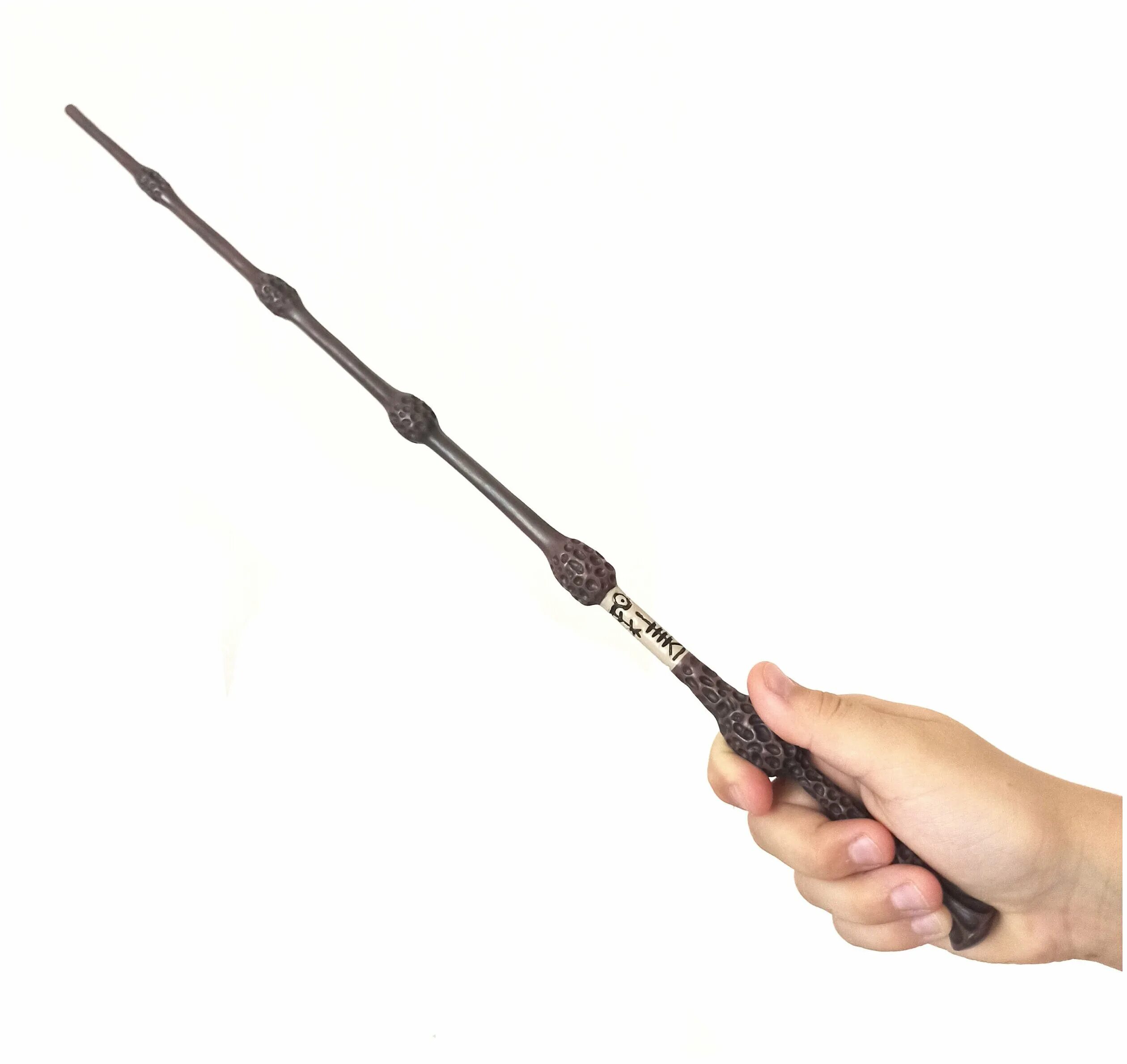 гриндевальд с бузинной палочкой. бузинная палочка из чего сделана. палочка из бузины гарри поттер. бузинная палочка. волшебная палочка бузинная.