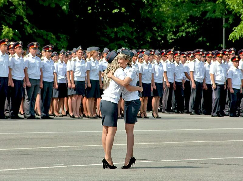 Полицейские в юбках. Курсантки МВД. Курсантки полицейские в юбках. Курсантки полиции в сапогах.