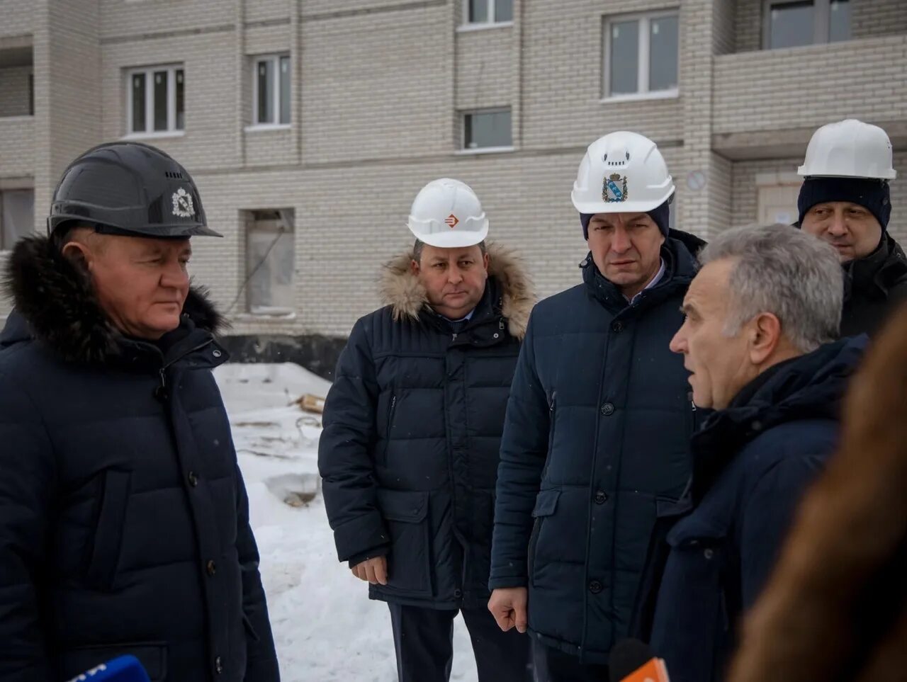 Когда дадут воду в железногорске курской сегодня. Старовойт посетил Железногорск. Стариковский Железногорск Курская область. Горводоканал в Железногорске Курский. Русинвест стройка дом.