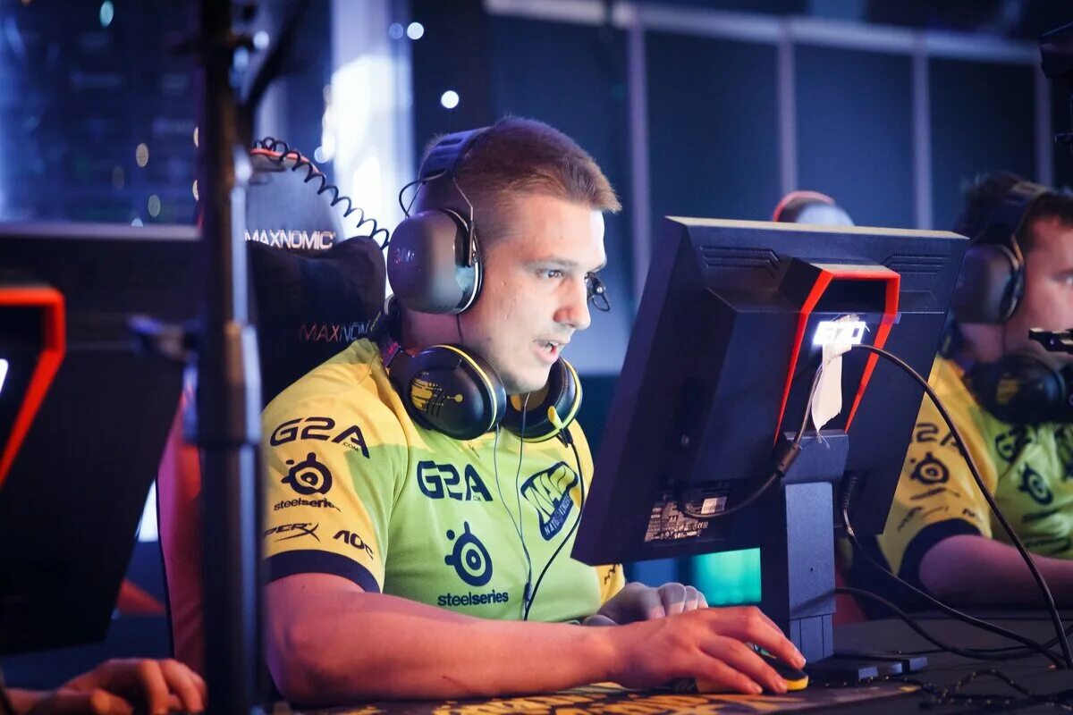 Зевс игрок кс. Даниил игоревич тесленко. Зевс из нави. Zeus киберспортсмен. Zeus тесленко.