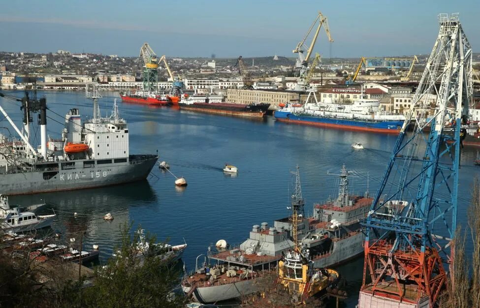 Порт в керчи. Севастополь морской порт. Ab fight крымский порт. Торговый порт, феодосия. Ab fight крымский порт.