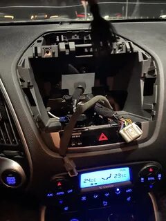Снять магнитолу ix35