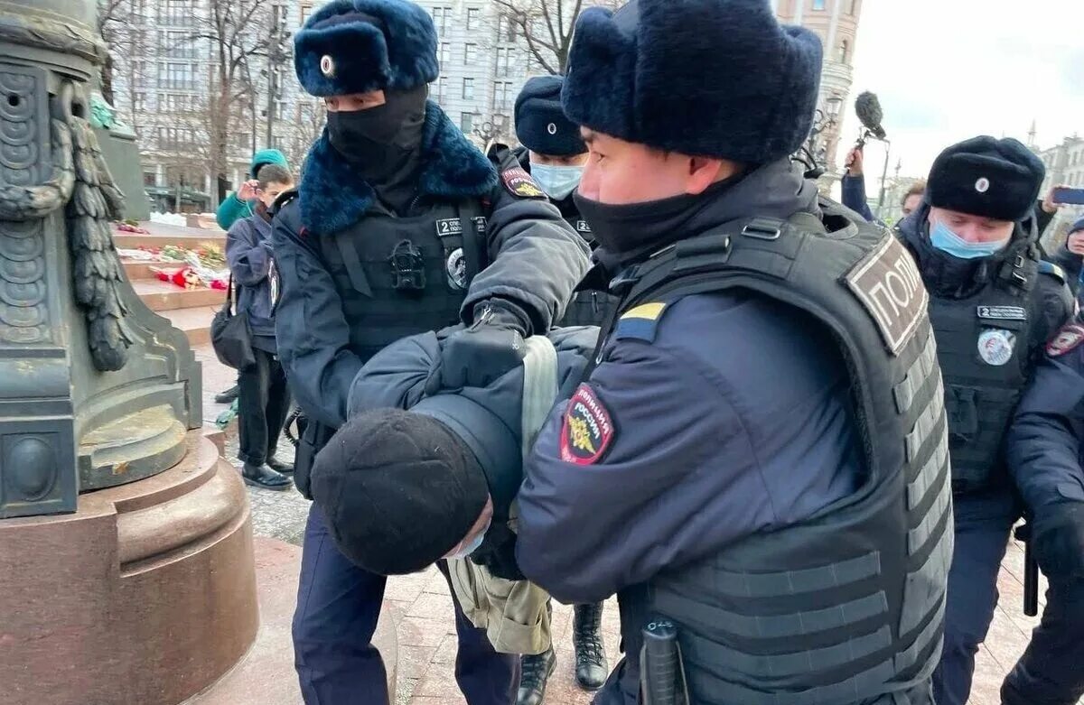 Полиция Украины на войне. Военный против полицейского. Милиция Украины.