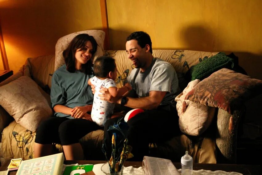 Шаннин Соссамон с детьми. Даллас Клейтон и Шаннин Соссамон. Веселая жизнь в Крэктауне (2009). Шаннин Соссамон с мужем и детьми.