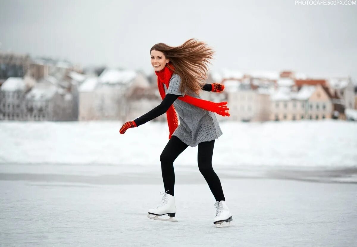 Ice skating sport. Катание на коньках. Девушка на коньках. Девушка катается на коньках. Девочка катается на коньках.