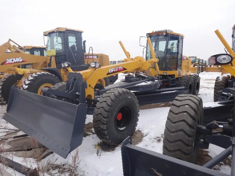 Автогрейдер gr215a. Xcmg gr500. xcmg gr215a. gr500 грейдер. автогрейдер xcmg gr 500 вид.