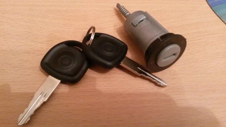 3. Opel combo b замок зажигания. Личинка замка зажигания opel zafira a. Личинки замков опель астра f. Личинка замка зажигания opel omega b 1997.