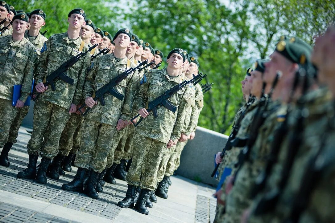 Контрактная Военная служба. Российский солдат. Контрактники в армии. Солдат Российской армии.