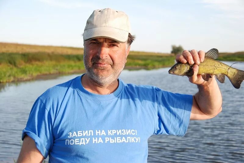 семья на рыбалке. харабали волга. рыбалка на раскатах в дельте волги. рыбалка в дельте волги. ахтуба река волгоград.