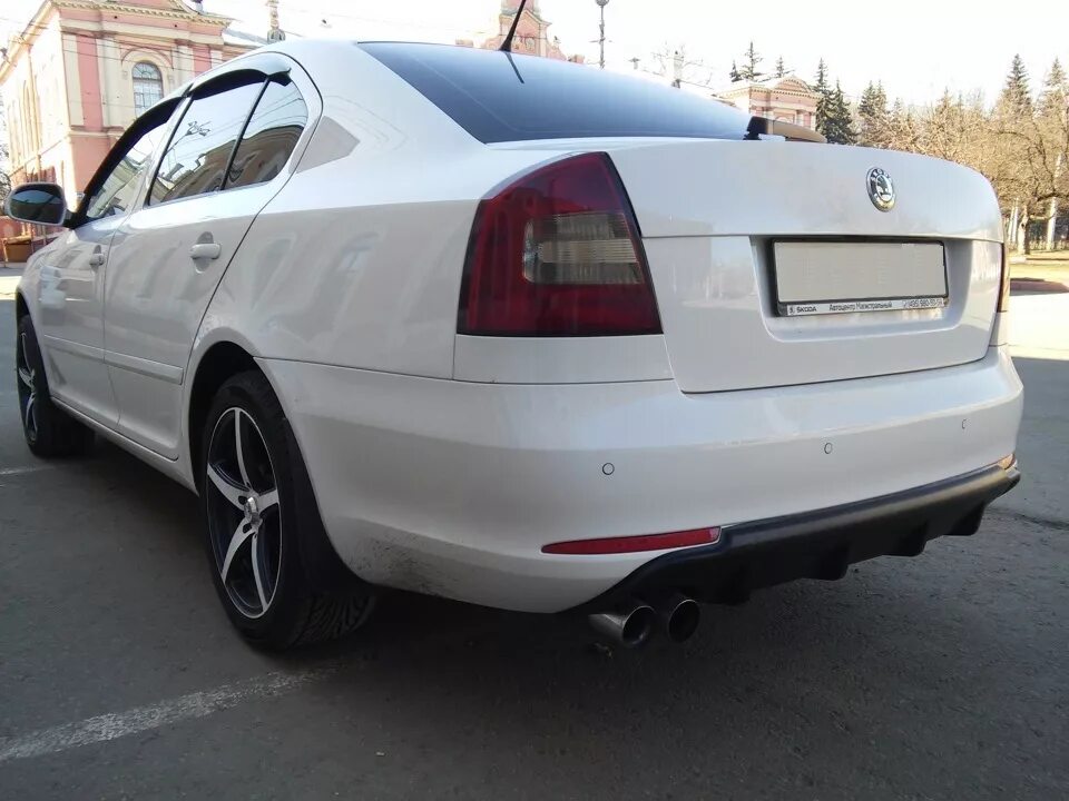 Диффузор Skoda Octavia a5. Octavia a5 задний диффузор. Диффузор Octavia RS a5. Skoda Octavia a5 задняя часть. Бампер octavia a5