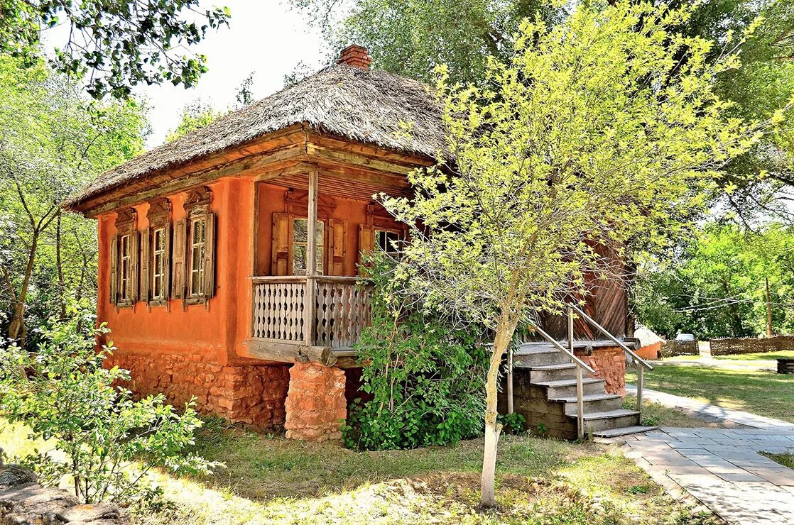 Казачий курень иловля. Иловлинский музей казачьего быта «казачий курень». Музей казачий курень соль илецк. Казачий курень иловля. Казачий курень волгоград иловля.