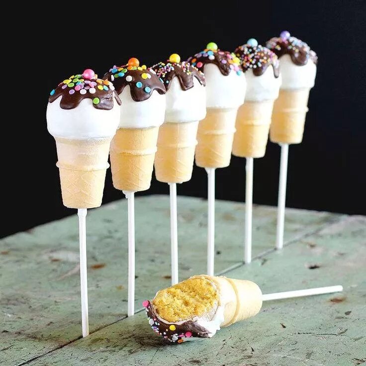 Детские сладости на палочке. Кейк мороженое. Кейк мороженое. Кейк попсы эскимо. Кейк мороженое.
