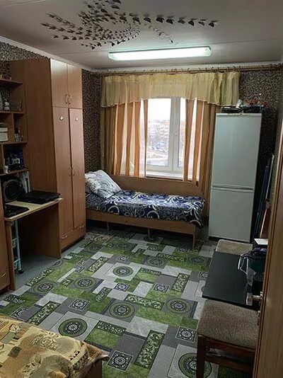 изолятор в общежитии. химико-технологический колледж череповец общежитие. общежитие хакасского политехнического колледжа абакан. русские общаги комнаты. челгу общежитие.