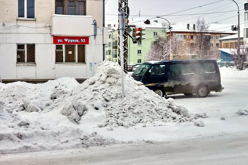 Дороги не чистят от снега. Снег в Краснотурьинске. Снегопад Шадринск. Шадринск в снегу. Чистка дороги от снега.