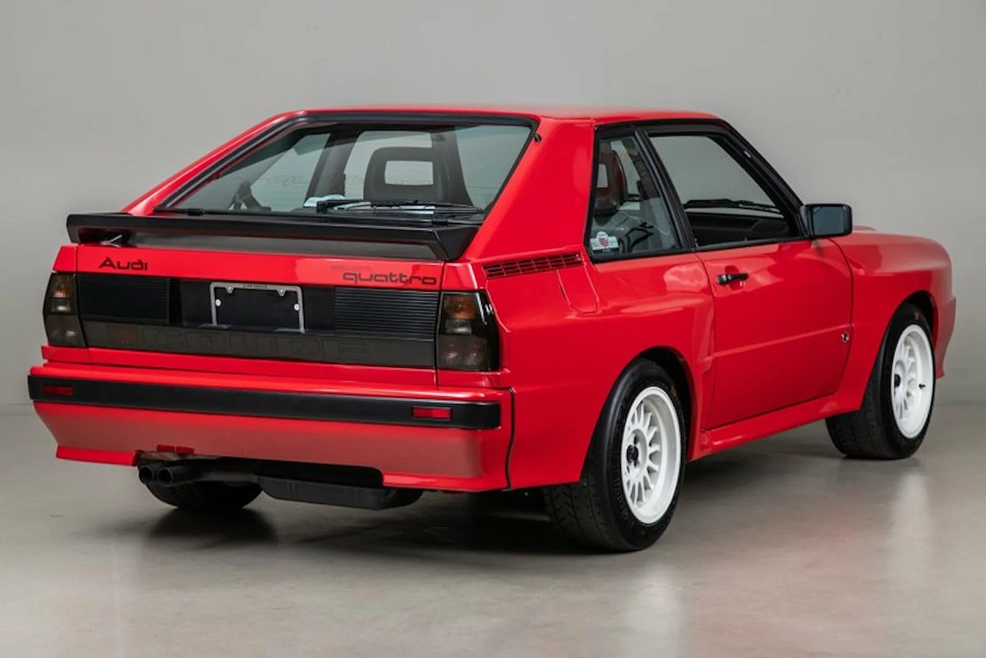 Ауди спорт кватро. Audi Sport quattro 1986. Ауди 80 спорт кватро. Audi Sport quattro RS 002. Audi quattro Sport 1980.