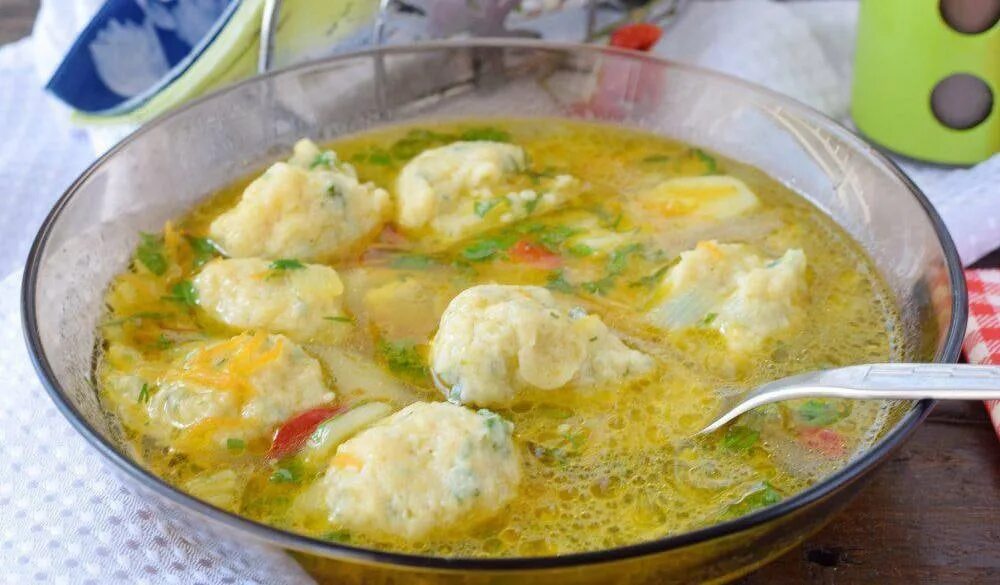 Вкусный суп с галушками. Вкусный суп с галушками. Суп картофельный с клёцками. Картофельный суп с галушками. Суп с клёцками.