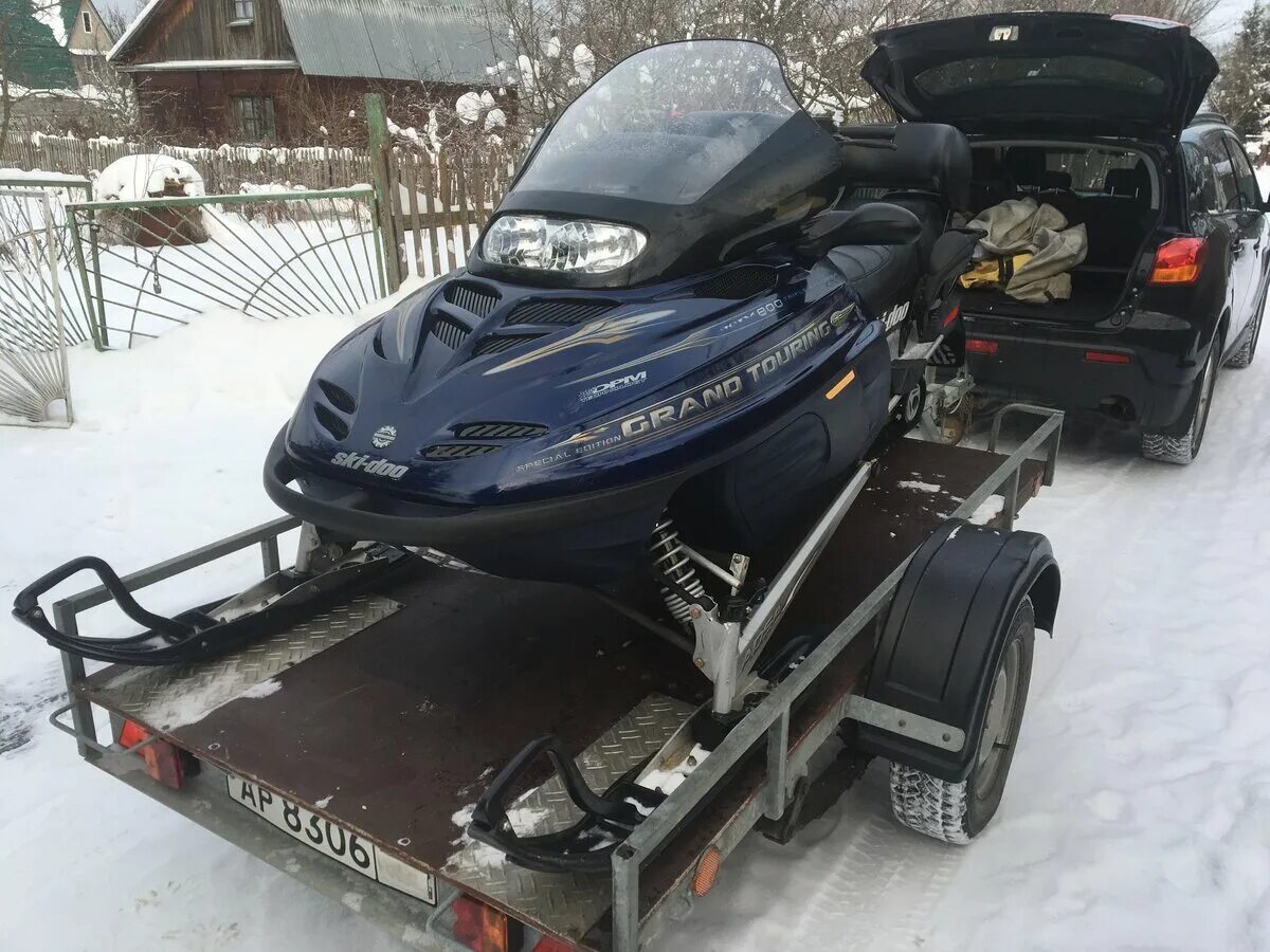 Brp grand touring. Ski Doo Grand Touring 700. BRP Ski-Doo Grand Touring 700. Ski Doo Grand Touring 700 se. Гранд туринг 700 снегоход.