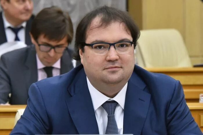 Министр связи коммуникаций. Максут игоревич шадаев фото. Максут шадаев. Максут шадаев. Министр связи коммуникаций.