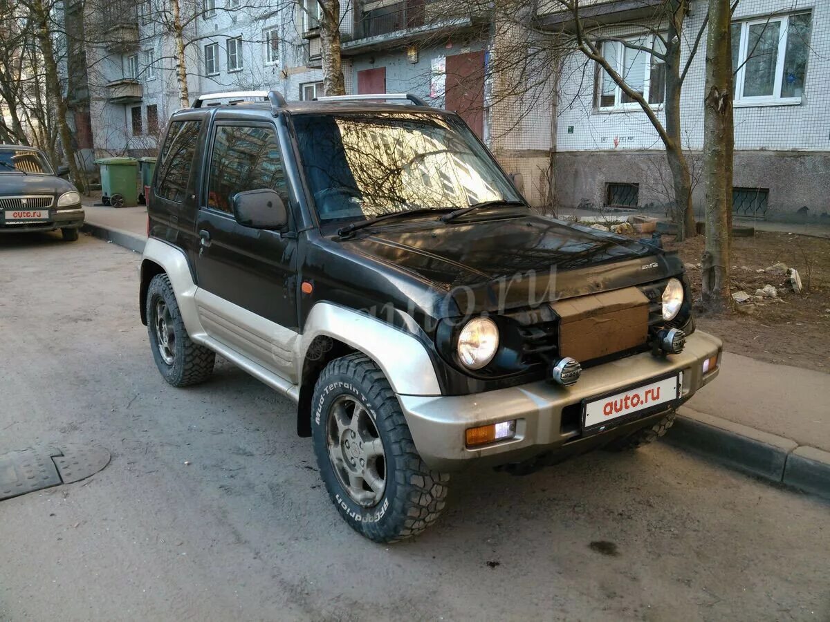 Внедорожники б у россия. Мицубиси Паджеро Джуниор 1995. Mitsubishi Pajero Junior 1.1. Mitsubishi Pajero Junior 1998. Паджеро 1998 черный.