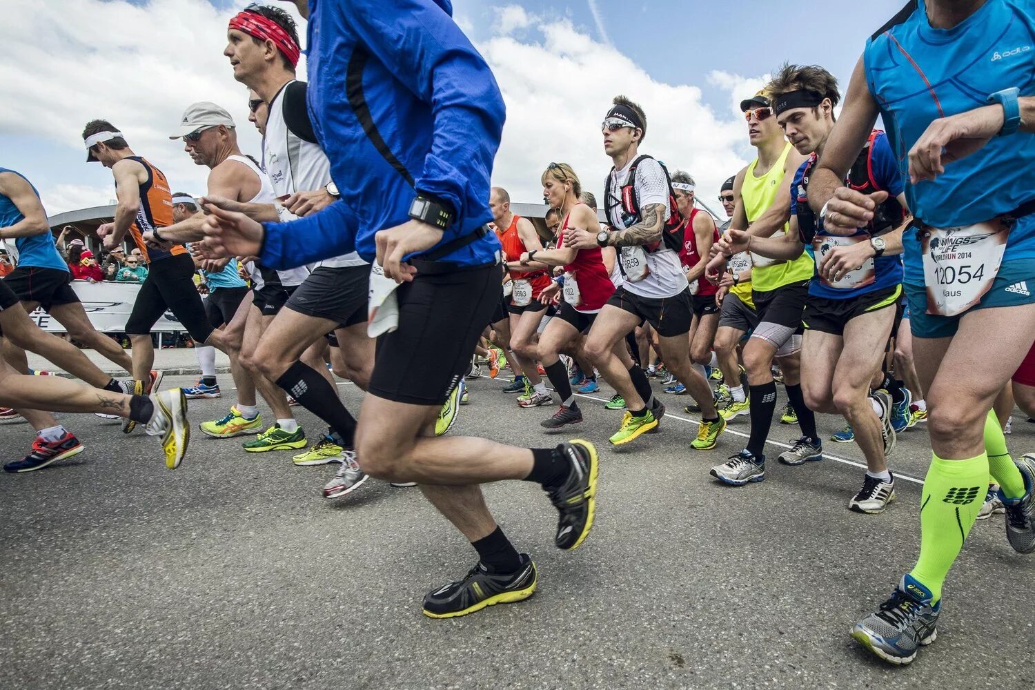 Забег на трех ногах. Run for Life благотворительный забег. Необычные забеги. Забег Сток. Забег в ширину