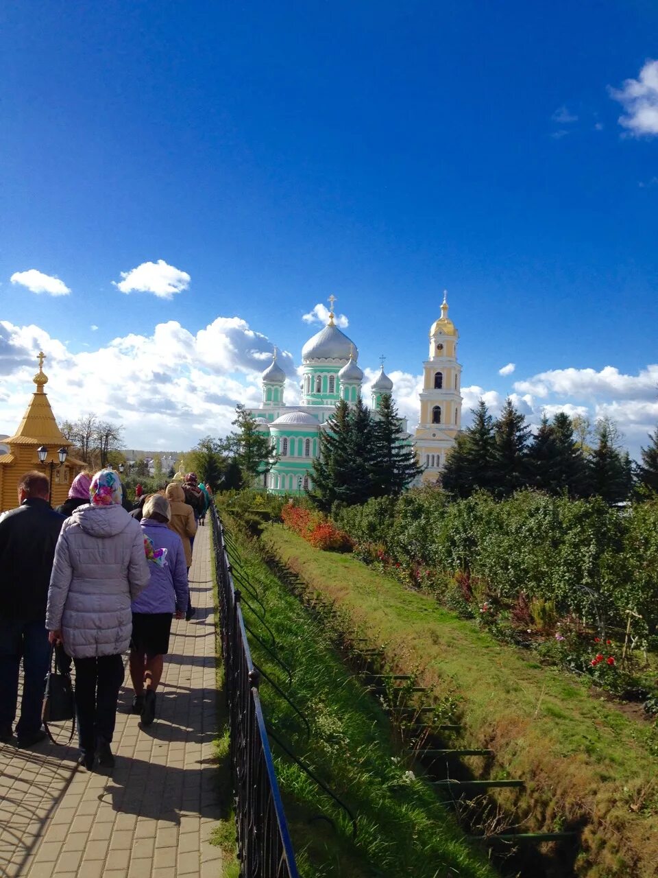 Погода в дивеево на неделю. Дивеево. Деревня Дивеево Нижегородской. Дивеево канавка. Дивеево трудники.