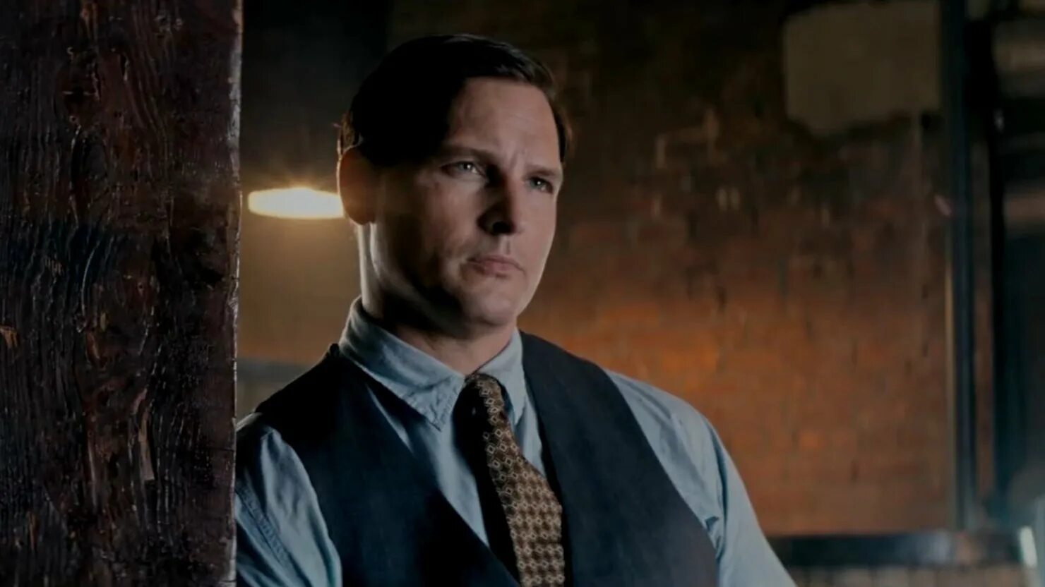 Кадры из фильма земля гангстеров 2019. Гангстер фильм 2017. Земля гангстеров. Земля гангстеров фильм 2017. Земля гангстеров фильм 2017.