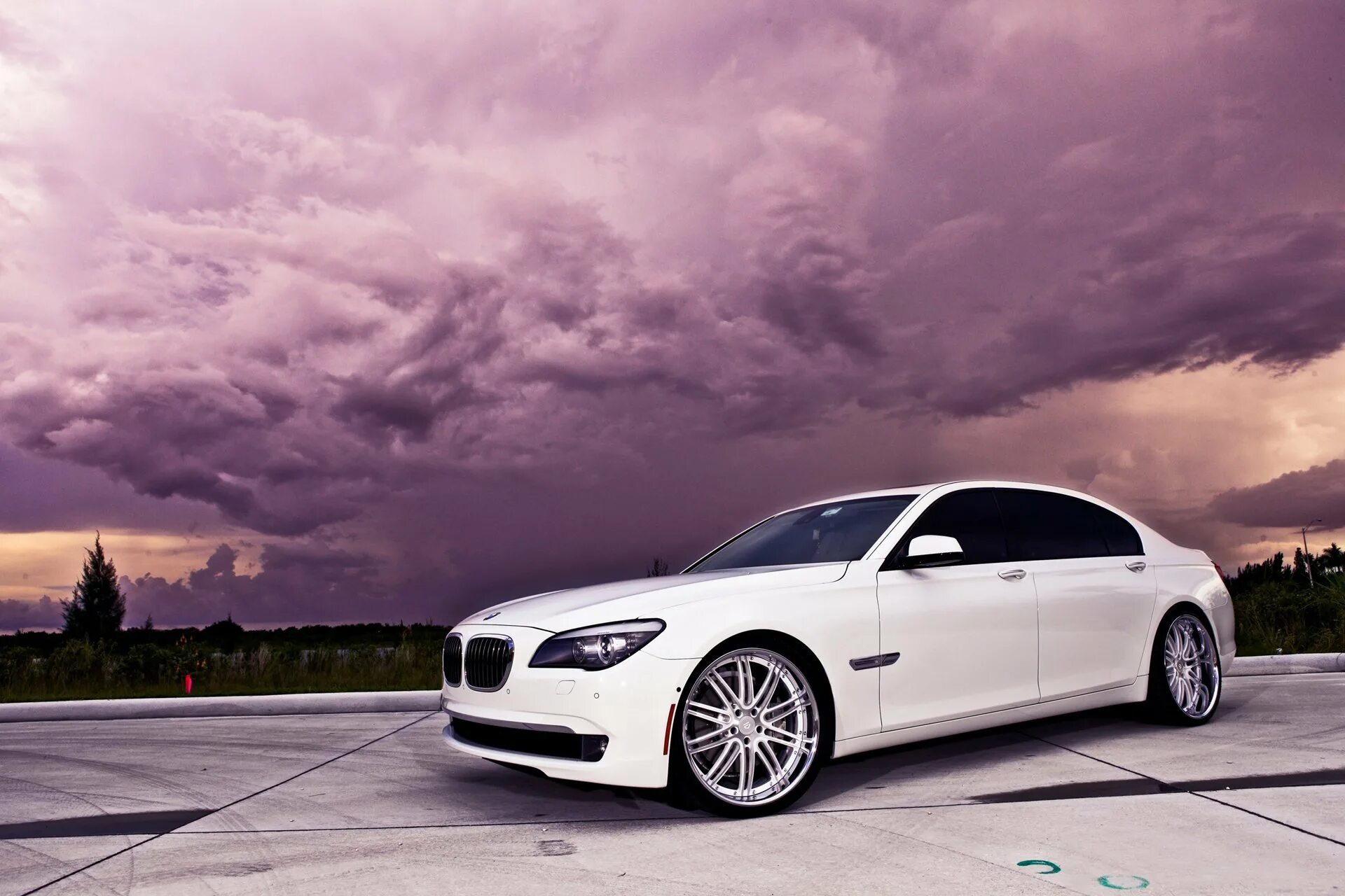 Белая машина фотографии. Бмв м5 ф90. bmw белая. bmw 7. bmw m5 f10.