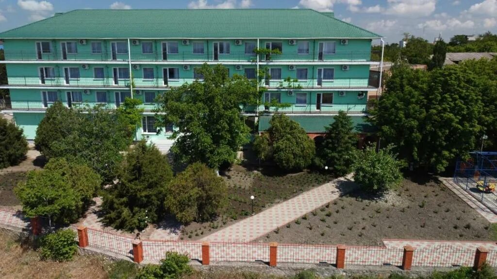 Арабатская стрелка генгорка. Геническ отель. Геническ отели. Поселок счастливцево арабатская стрелка. Геническ херсонская область отели.