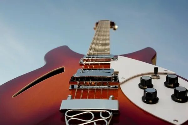 12 Струнная электрогитара Rickenbacker. 12 Ти струнная гитара Jet. Гитара 12 струнная электроакустическая Джет. Джон Леннон с гитарой.