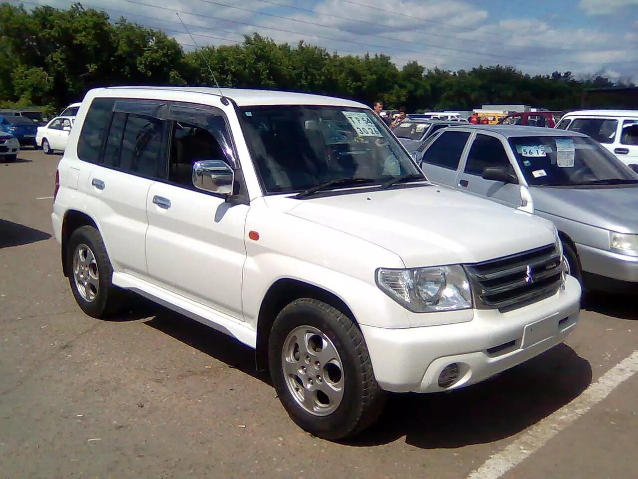 Бензиновые mitsubishi pajero. Mitsubishi Pajero io. Mitsubishi Pajero io 2001. Mitsubishi Pajero io 1.8. Mitsubishi Pajero io 1.8 2001.