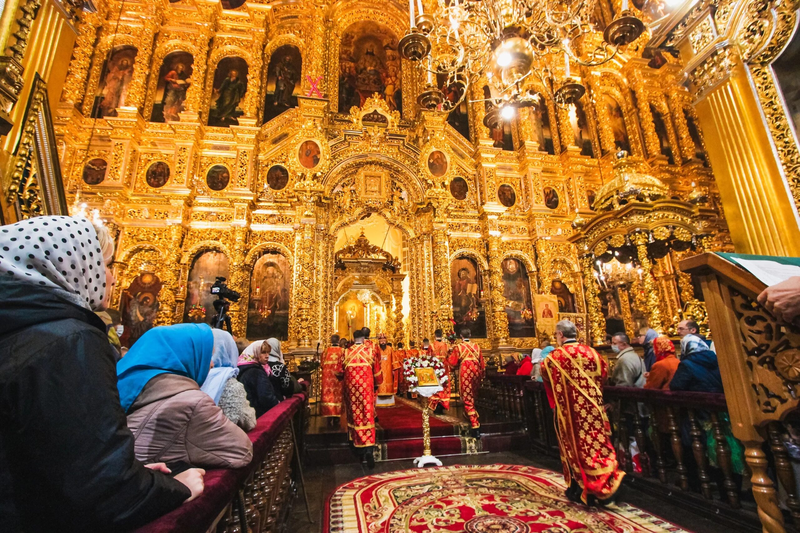 Служба в кафедральном соборе минска. Благовещенский собор расписание. Свято-духов кафедральный собор в минске. Свято-духов кафедральный собор в минске. Служба в кафедральном соборе минска.