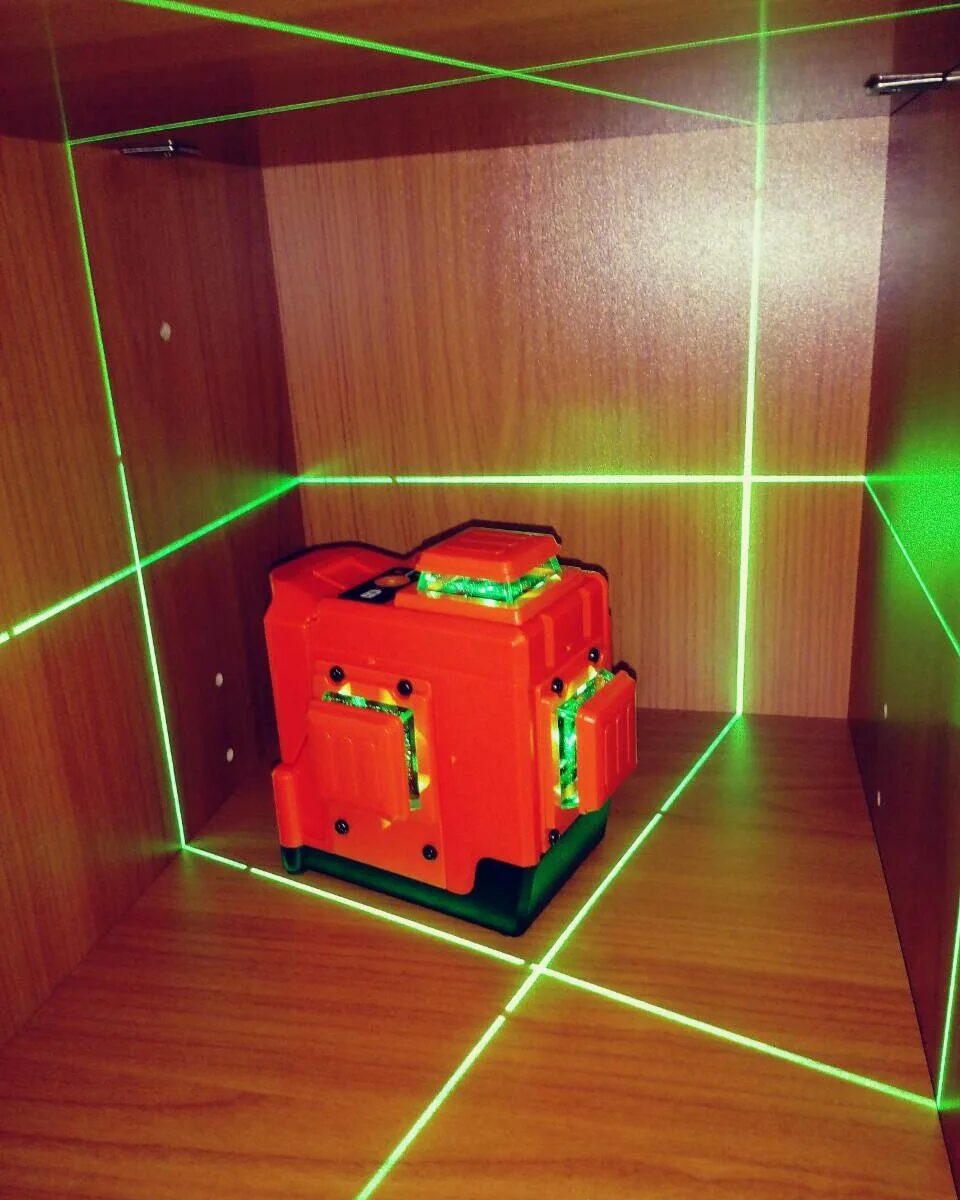 лазерный уровень 360 градусов 3д зеленый леруа мерлен. уровень д3. уровень д3. лазерный уровень/нивелир pracmanu green ld 525. 3 луча.