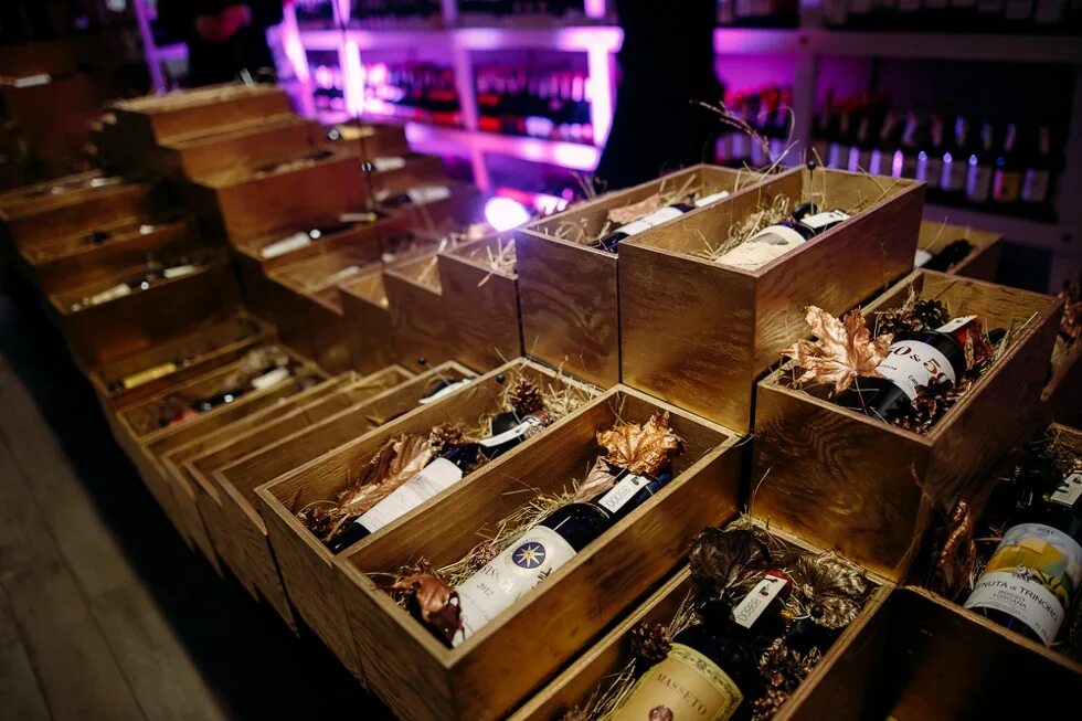 алкогольный магазин. винотека бар хабаровск. винотека владивосток. семёновская 7 винотека. винотека мебель.