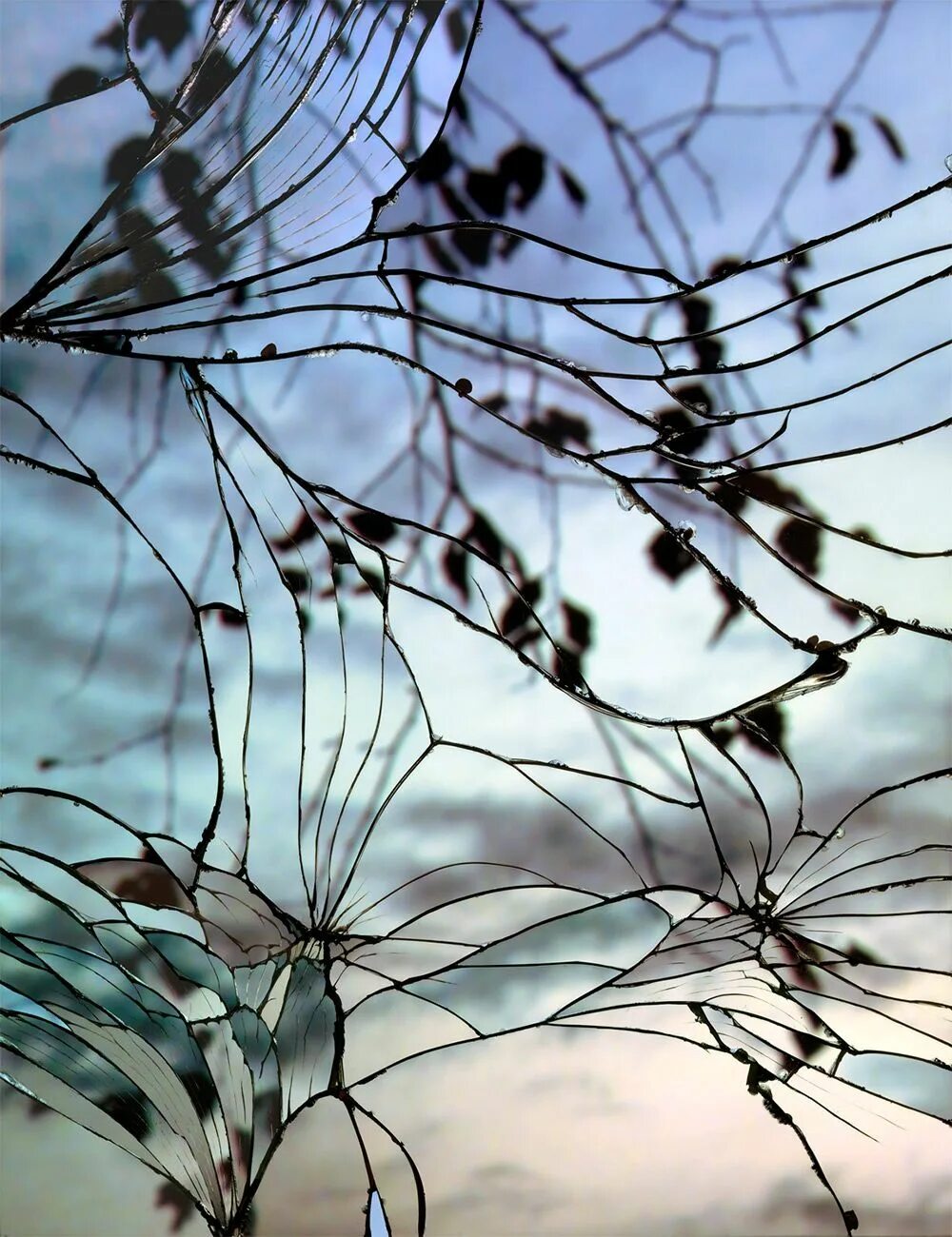Стеклянные трещины. Разбитое зеркало. Красивые стекла. Стекло Эстетика. Стекло в природе.
