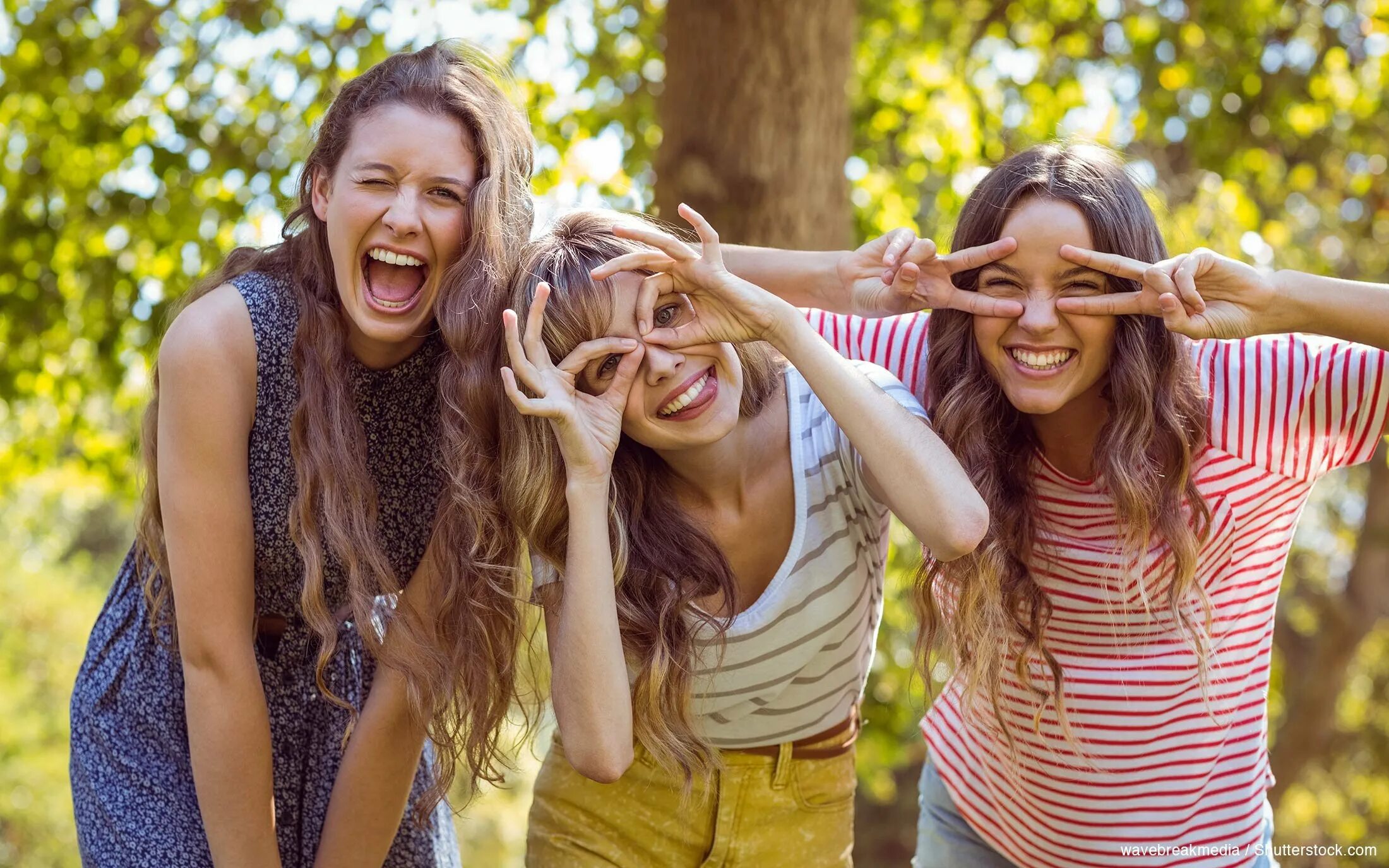 Счастливые подростки. Подростки смеются. Покажи friends. Веселые подростки. Покажи friends.