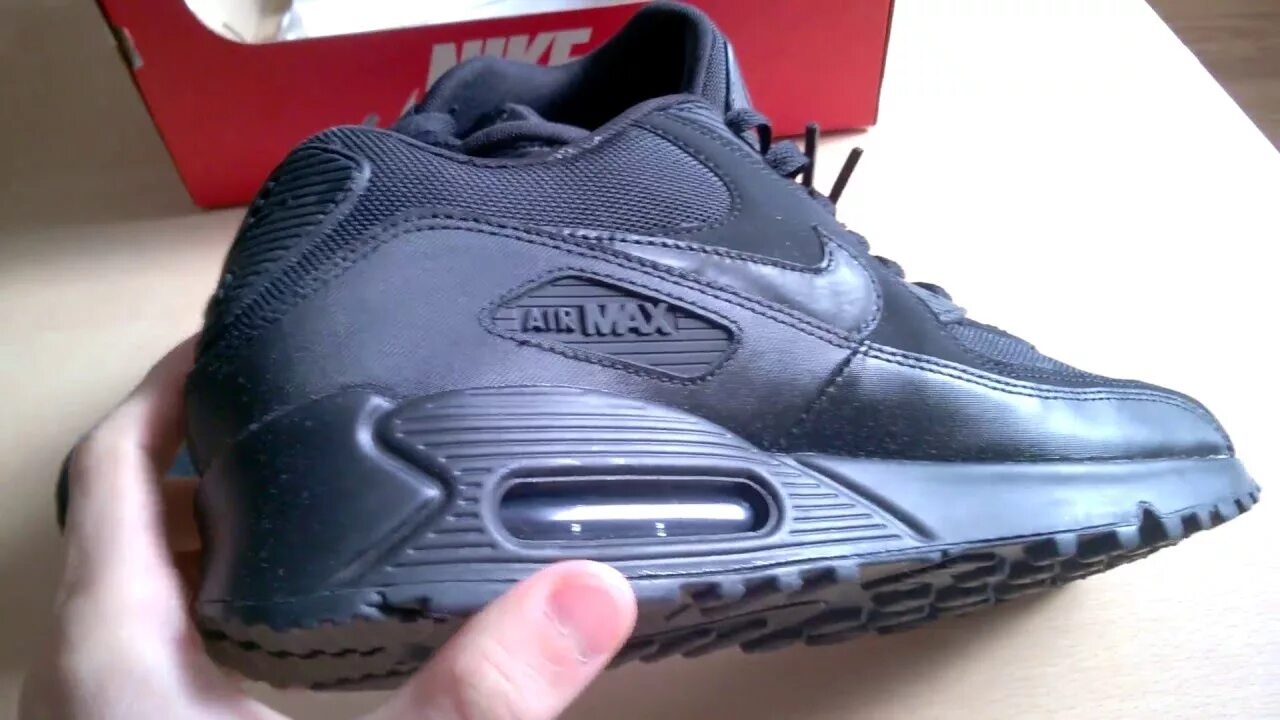 Ремонт кроссовок найк. Air Max 90 подошва. Nike Air Max 90 лопнула подошва. Найк АИР Макс 90 подошва. Nike Air Max 90 Essential Obsidian.