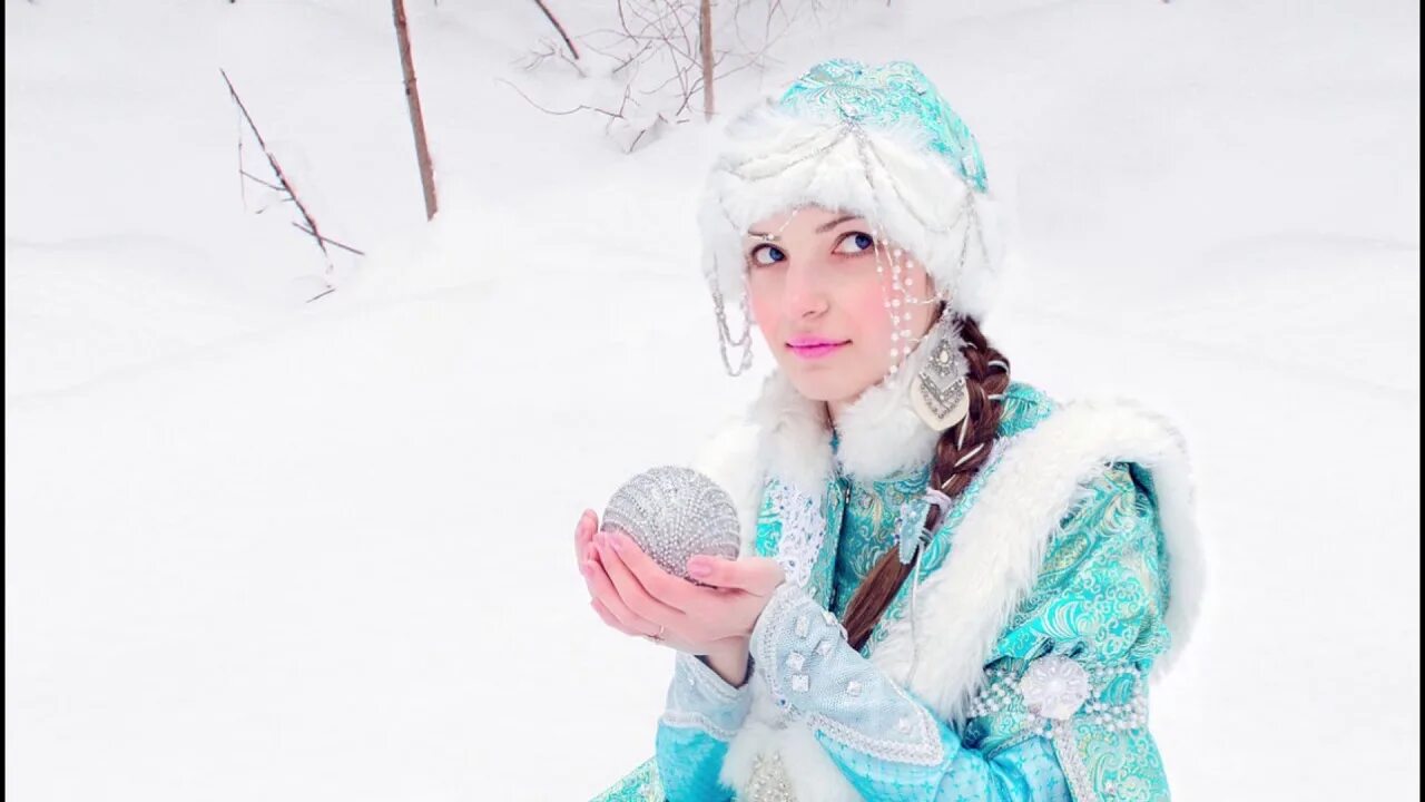 Сандерсон снегурочка. Красивая снегурочка. Снегурочка (внучка деда мороза). История снегурочки. Деда мороза и снегурочки на белом фоне.