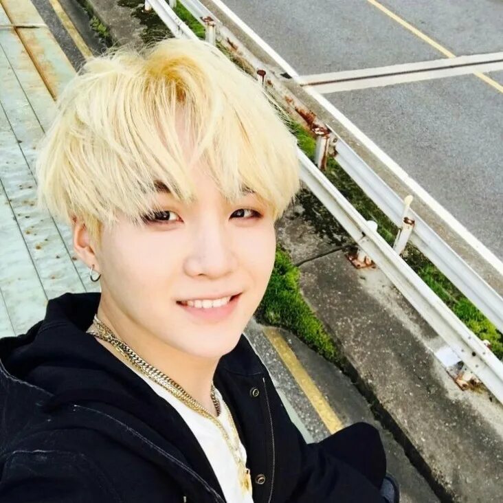 Сколько лет юнги из бтс. Yoongi. агуст д daechwita. дэнг бтс. юнги блондин.